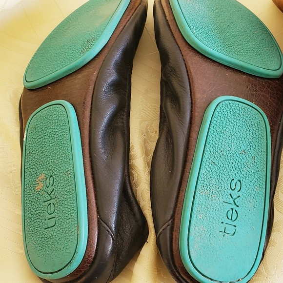 BUNDLE!! Two Pairs of Size 7 Tieks Camel and Black - Picture 8 of 12